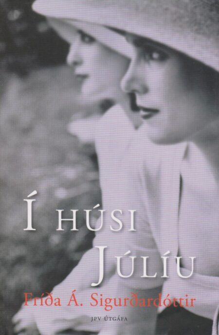 Í húsi Júlíu